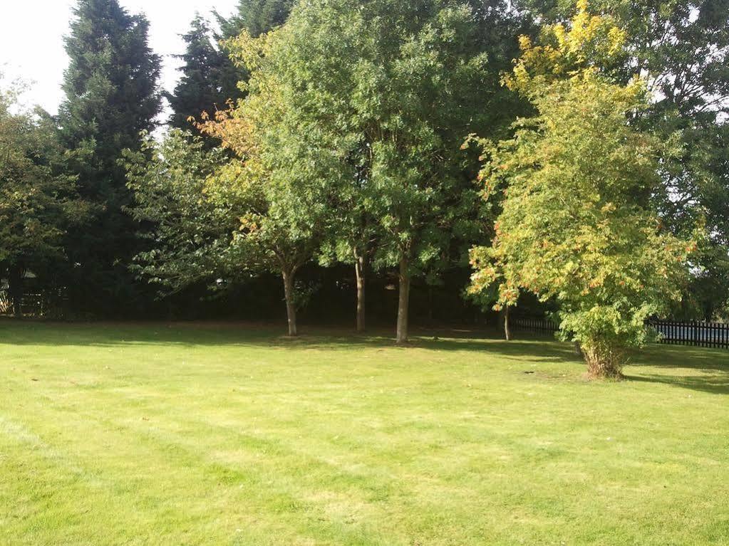 Latchmead Bed&Breakfast Stansted Mountfitchet Exterior foto